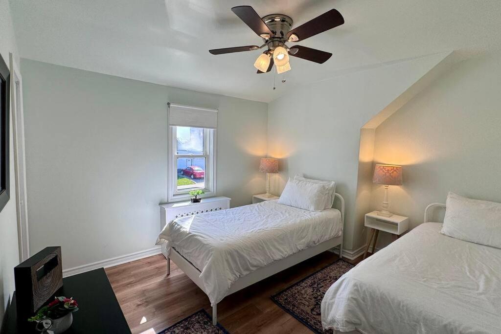 Near The Falls Two Bedroom - 5 Min Walk To Clifton Niagara Falls Eksteriør billede