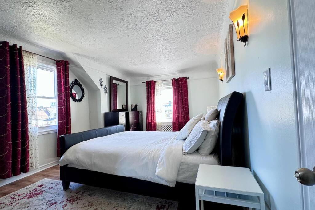 Near The Falls Two Bedroom - 5 Min Walk To Clifton Niagara Falls Eksteriør billede